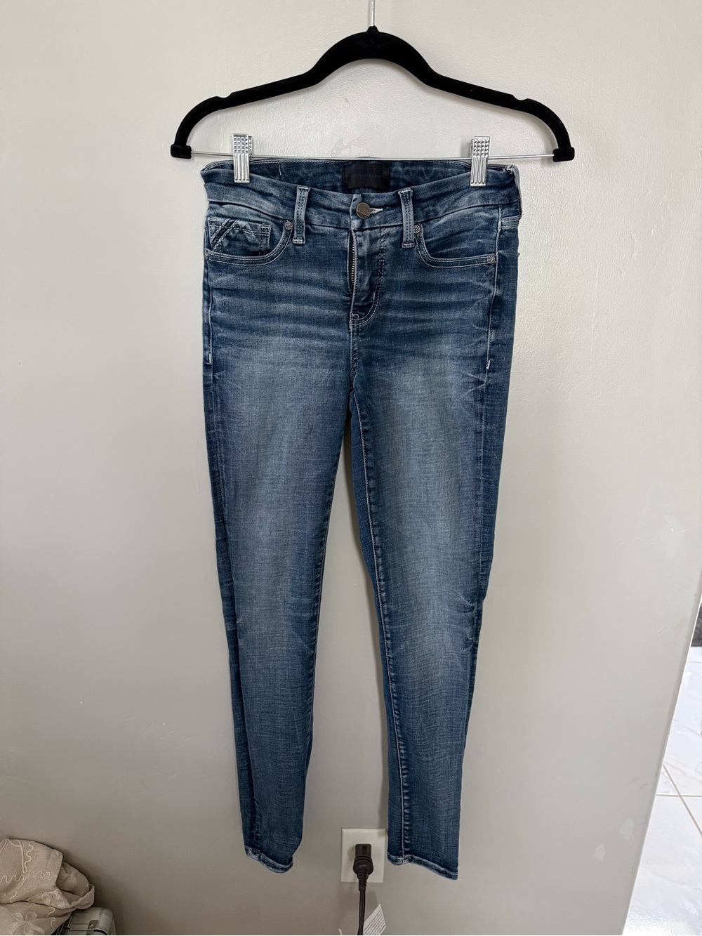 Buckle Women's Faded Blue Skinny Jeans